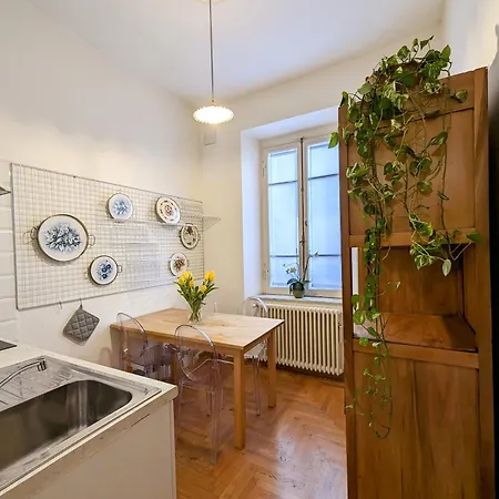 Charming In A 1910s Building 2 Min Walk From The Colosseum Διαμέρισμα *