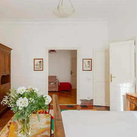 Charming In A 1910s Building 2 Min Walk From The Colosseum شقة *