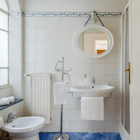 شقة Charming In A 1910s Building 2 Min Walk From The Colosseum روما
